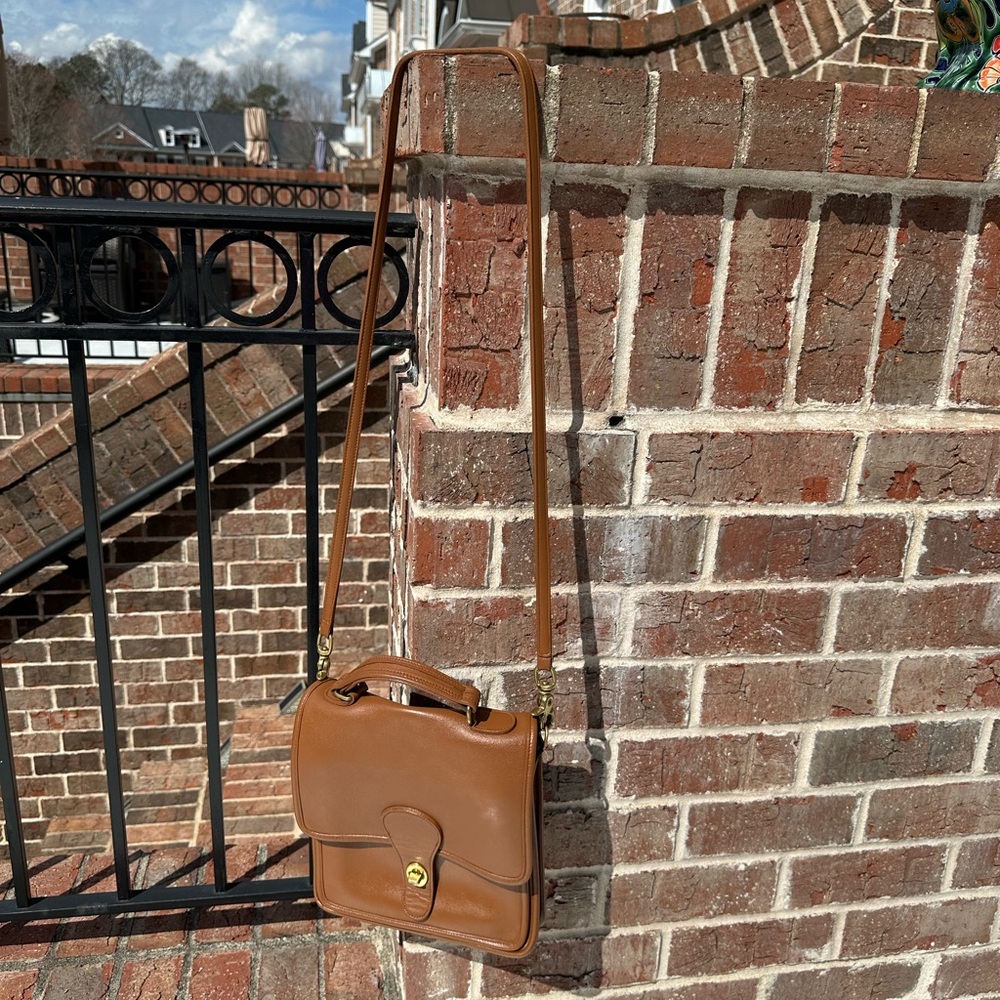 Coach vintage, pristine, most popular bag ever, Messenger bag. Gorgeous - Picture 2 of 9